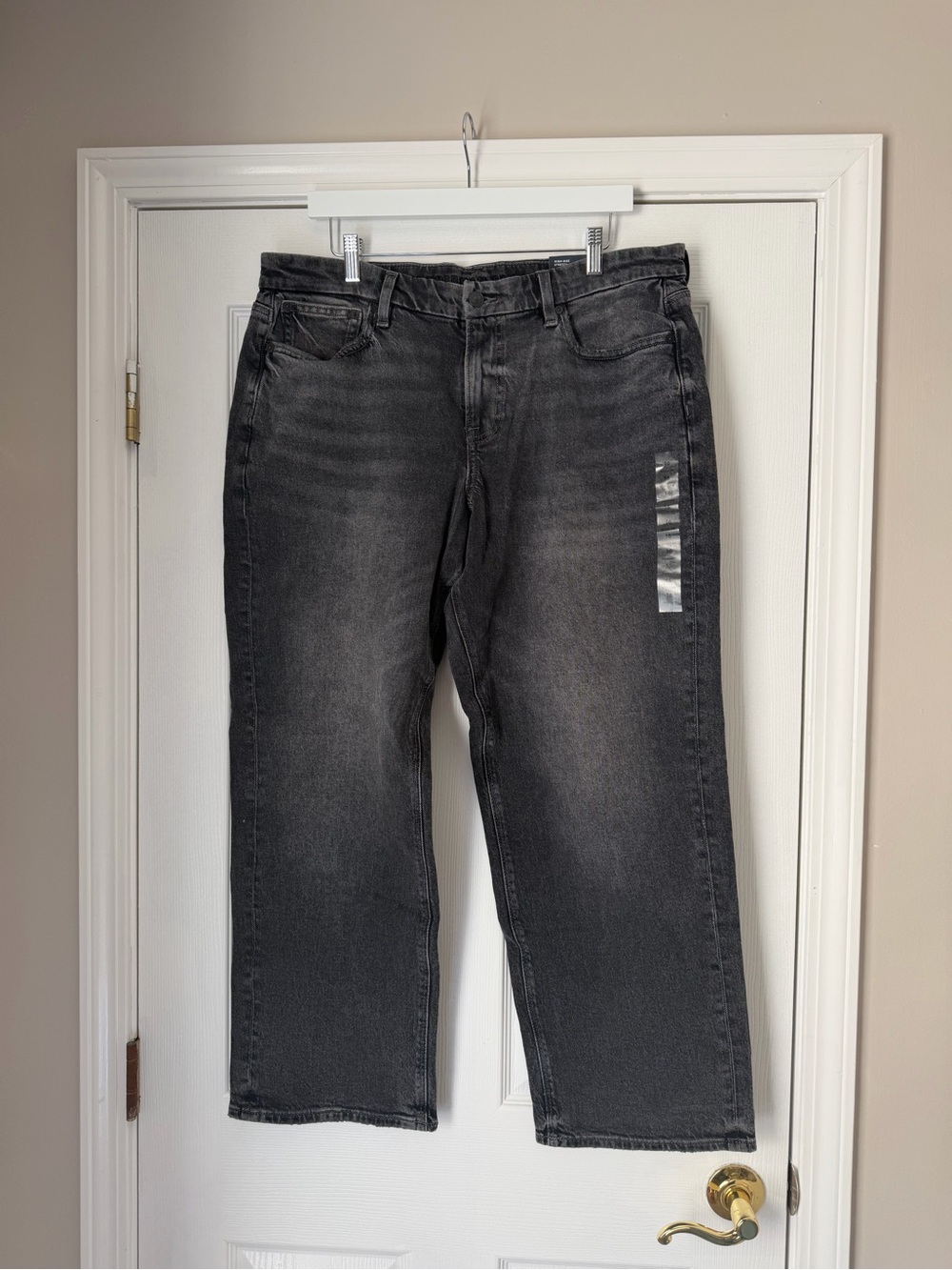American Eagle Outfitters Women's Black Washed Straight-Leg Jeans